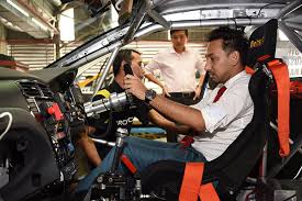 Pelakon dan pelawak popular, zizan razak teruja dilantik sebagai duta free fire malaysia yang pertama. Mayhem Fx Tune Racing Team Sepang S1k
