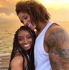 Simone biles' boyfriend jonathan owens shared how proud he was of the gymnast following her withdrawal from the 2020 olympics after an uncharacteristic balk on her vault. Simone Biles S Split From Boyfriend Stacey Ervin Jr For The Best Daily Mail Online