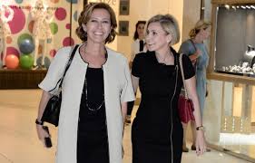 Revna demirören ulusoy ailesine mensup. Revna Demiroren Alisveriste