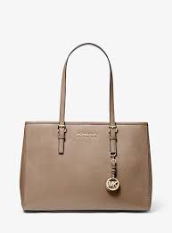 Cheap shoulder bags, buy quality luggage & bags directly from china suppliers:michael kors mk selma saffiano leather medium satchel 30s3glms2l enjoy free shipping worldwide! Jet Set Saffiano Leather Tote Bag Michael Kors