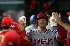 What's his net worth and salary in 2021? Gyslhbbjbjqdqm