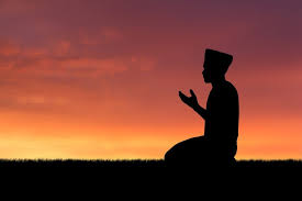 Dalam tata cara sholat tasbih, sholat dikerjakan dalam dua rakaat. Cara Sholat Tasbih Lengkap Disertai Latin Dan Arab