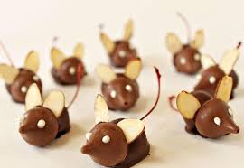 Une fois votre chocolat remis à température de travail, le maintenir entre 30 et 32°c pour le travailler, en glaçage, en enrobage de. Decoration En Chocolat Idees Pour Mettre Vos Gateaux En Valeur