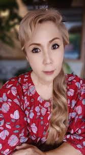 23, I can control my mouth but my facial expression can't.