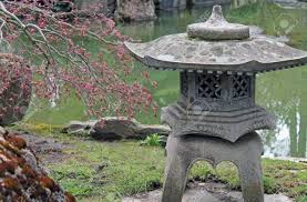 The nine rings on this particular example symbolize the different heavens of the gods. Stein Japanische Laterne Pagode Lizenzfreie Fotos Bilder Und Stock Fotografie Image 65835485