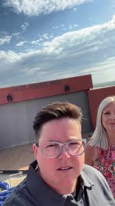 Community Rocks was live.