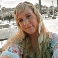 Crystal Petrie's Instagram, Twitter & Facebook