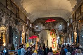 Hab mich heute trotz des schönen wetters hinreißen lassen und bin in die blumenausstellung nach dresden gefahren. Dresdner Fruhling Im Palais Blutenrausch In Dresden