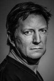 Актёры, режиссер и создатели сериала Добро пожаловать в Швецию (2014-…)