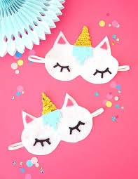 Deze kan je zelf ontwerpen hier, maar ook kopen zoals hier, daar en. Unicorn Slumber Party Kara S Party Ideas Unicorn Crafts Diy Sleep Mask Crafts To Make And Sell
