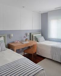Os projetos de quartos planejados atendem aos mais variados perfis de pessoas, desde o público infantil aos casais. Quarto De Solteiro 75 Projetos De Decoracao Para Te Inspirar Em 2021