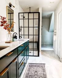 Ideas on how to use shades of green, much like pantone's vibrant and energetic greenery, as part of your bathroom decor. Ideas For Gorgeous Green Bathrooms