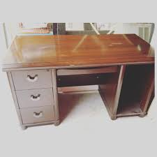 For Sale Office Desk Wood Size 140x70 Price 11 Bd للبيع مكتب خشب مقاس 140x70 السعر 11 Bd Tel 33770050 Desk Office Desk Corner Desk