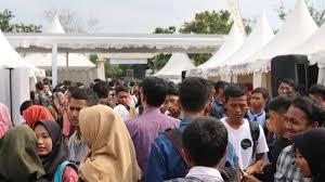 Wajar lah terutama untuk fresh graduate beda cerita y klo udh punya pengalaman. Lima Lowongan Kerja Lulusan Sma Sampai S1 Range Gaji Hingga Di Atas Rp 5 Juta Ini Link Daftarnya Tribun Jabar