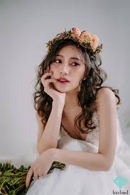 But this doesn't make them shy away from scissors or hair dye. Questions You Want To Know About Popular Wedding Hairstyles Tips From A Makeup Professional Hitcheed