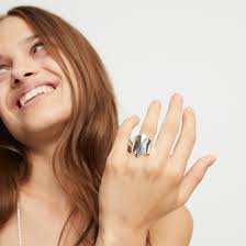 Ser Majestuosa Silver Manta Ray Ring