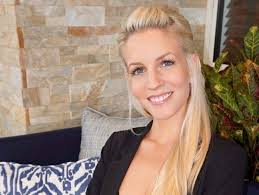 Valerie Bauer's Instagram, Twitter & Facebook