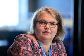 Toista kertaa jaetun Minna Canth -palkinnon sai vapaa kirjoittaja, joka  tarttuu raadin mukaan yhteiskunnallisiin epäkohtiin pelkäämättä älyllä ja  vimmalla