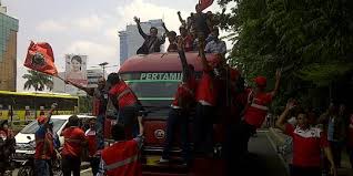 Gaji pertamina patra niaga kaskus. Sistem Upah Baru Buat Gaji Sopir Truk Tangki Pertamina Berbeda Merdeka Com