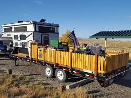Michael grasha of hartford, ar picked out a cool forest green for his new 30' flatbed. Rv Net Open Roads Forum Truck Campers Tc On Flatbed Trailer