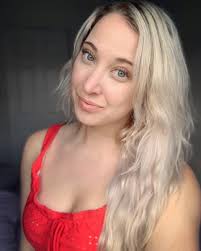 Just a random pic of @sandy.carmin 🔥🔥🔥🔥🔥🔥🔥