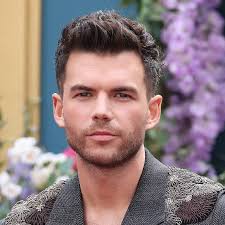 I truly love your show! The two of you have such personality! Skill-set is  outstanding. Creativity, playing off each other is real and all see this  through your design. I can't speak