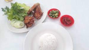 Biasanya rawon dijual di warung warung atau resto khas masakan jawa timur dan biasanya ada juga pecel jawa timur, rujak cingur dan masakan jawa timur lainnya. Gambar Nasi Rawon Minum Es Campur Es Campur Surabaya Page 1 Line 17qq Com Dx Ambigrams