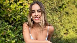 Изучайте релизы maura rivera на discogs. Maura Rivera Enseno Como Pasa La Cuarentena En Su Hogar Ni Yo Entiendo Las Cosas Que Se Me Ocurren