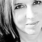 Kari Weir's Instagram, Twitter & Facebook