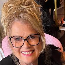 The Crafty Porch (@the.crafty.porch)