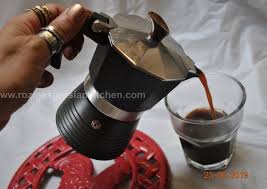 طرز تهیه قهوه با قهوه جوش گازی دستور توسط Rozina Dinaa - کوکپد