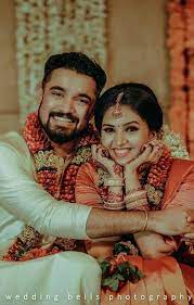 Pin By Aleena A On U Wedz Me Indian Wedding Photography Couples Kerala Wedding Photography Indian Wedding Photography Poses