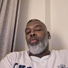 BREAKING: A close friend of Bronny James—someone deeply connected to the  James family—has revealed the real reason behind the canceled trade between  Mark Williams and Dalton Knecht: LeBron James stepped in. Apparently,