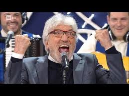 Le Barzellette Di Gigi Proietti Barzellette Divertenti Registi Cantanti