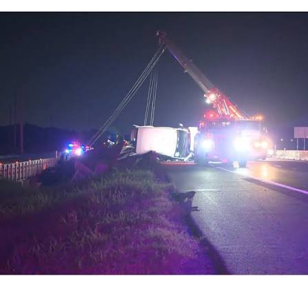 🚨 3 KILLED IN CRASH 🚨PRAYERS REQUESTED 🙏🏼 A truck slammed into a disabled Hyundai on U.S. 80, killing the driver and two children inside. The devastating crash remains under investigation. #LawEnforcementTalk #Radio #Free #Podcast