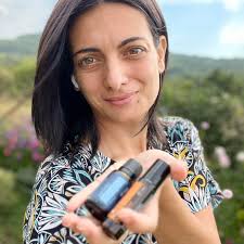 We know you love Sandalwood, but did you know that Hawaiian and Indian  Sandalwood are actually very different? Here's why you need both: Hawaiian  Sandalwood produces a calming effect as it soothes