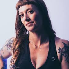 Kesha Arnold's Instagram, Twitter & Facebook