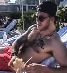 The bruins' david pastrnak announced the unimaginably heartbreaking news that his and his pastrnak wrote on instagram early monday morning that viggo rohl pastrnak died on june 23, just. Facebook