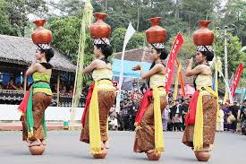 Tari Buyung Dari Jawa Barat Penari Tarian Indonesia