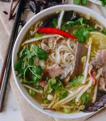 10 Plats Vietnamiens A Tester Recette Asiatique Cuisine Asiatique Plat Vietnamien