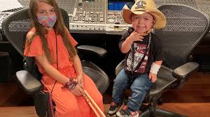 Exclusive: Kenny Chesney Opens Up On Life, Friends, And New Album 'Born' -  Men'S Journal | Country Music