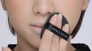 Hướng dẫn cách đánh son lì đẹp mê ly cho bạn gái