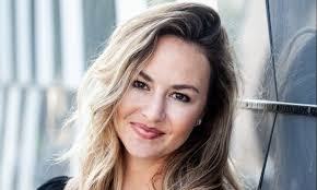 Lindsey Cooley's Instagram, Twitter & Facebook