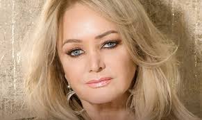 Bonnie Tyler torna con “Between The Earth And The Stars”