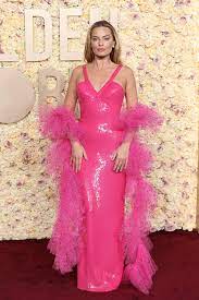 Margot Robbie Wore Armani Privé To The 2024 Golden Globe Awards