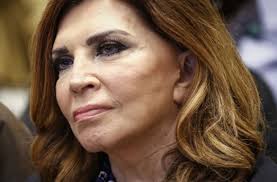 Βλέπω ένα παράπονο και μία γκρίνια από τους ηθοποιούς, δεν είμαστε ζητιάνοι. H Mimh Ntenish Katarrakwmenh Etoimh Na Katarreysei Fwtografies Sok Europost Gr
