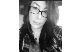 Stacy Hellard's Instagram, Twitter & Facebook