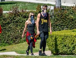Chris pine wearing to be a shoe of size aren't known. Chris Pine Shows Off Grey Hair While Walking With Gf Annabelle Wallis Hollywood Life