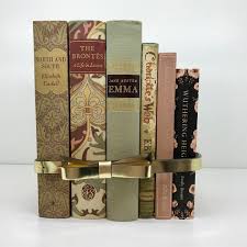 Pin By Mia Bainbridge On Book Book Aesthetic Classic Books Book Club Books