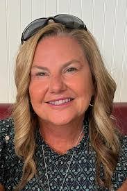 Pamela Dellinger's Instagram, Twitter & Facebook